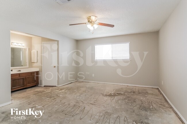 Building Photo - 24119 Lone Elm Dr