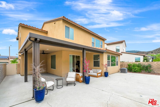 Building Photo - 25151 Golden Maple Dr
