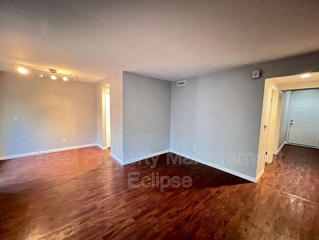 Building Photo - 9523 NE 180th St