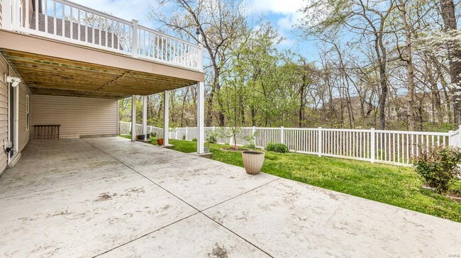 Building Photo - 303 Gateview Dr