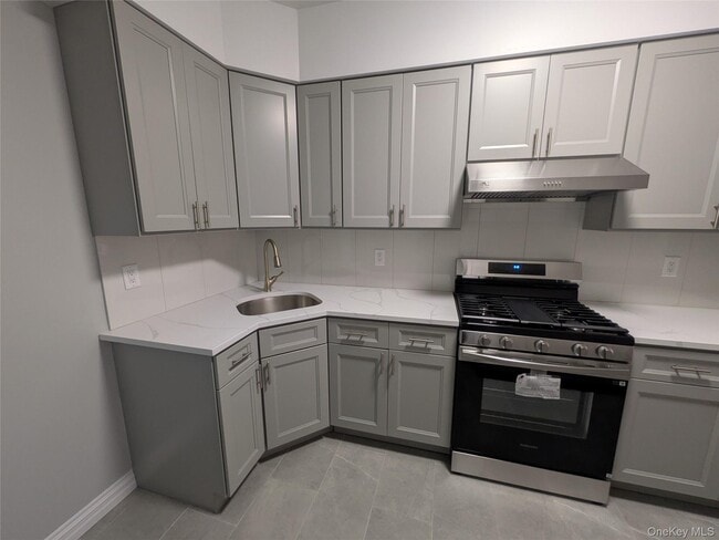 Building Photo - 205-17 Hollis Ave