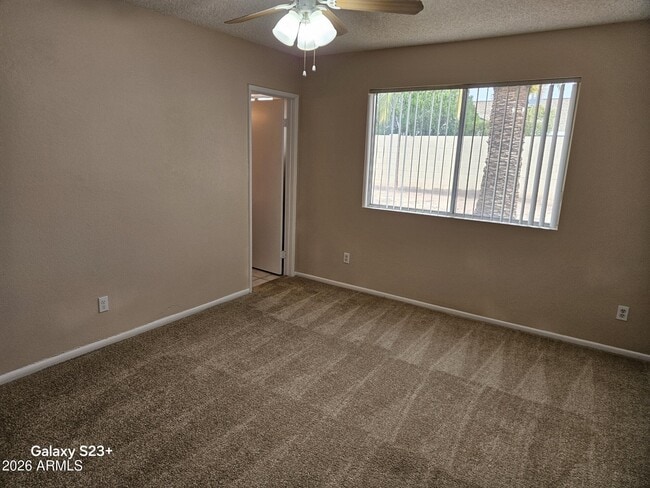 Building Photo - 3223 N Woodburne Dr