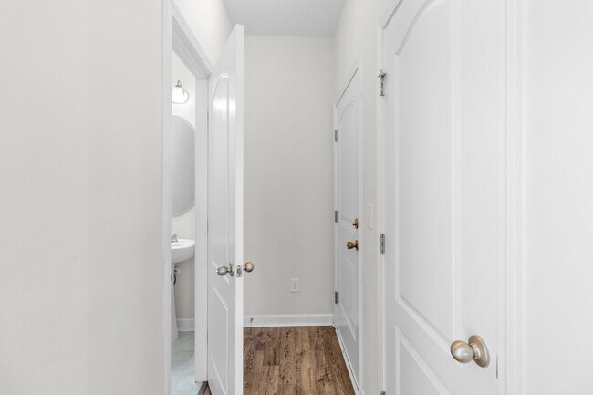 Building Photo - 4095 Irwin Dr