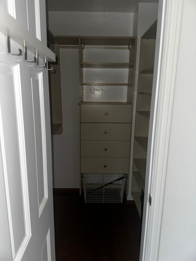 Building Photo - 29 Hurricane St