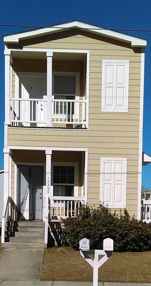 250 off FIRST MONTH RENT MOVE IN SPECIAL 13495 Artes St Gulfport MS