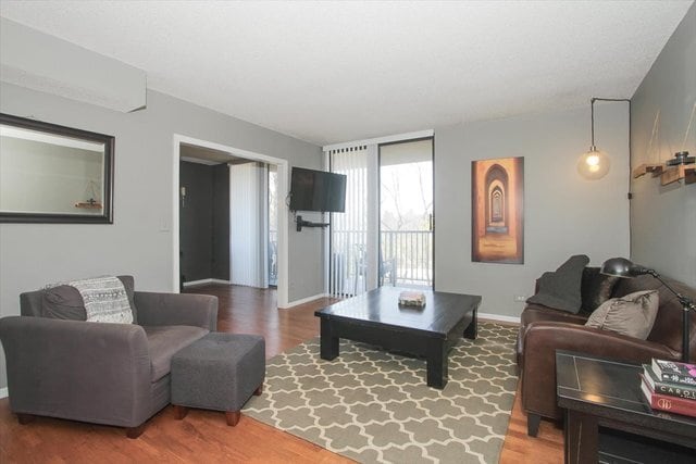 Building Photo - 511 Aurora Ave