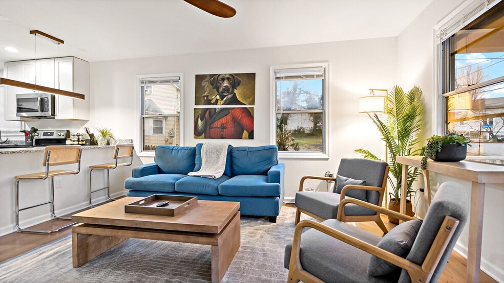 Building Photo - 5545 Davey St