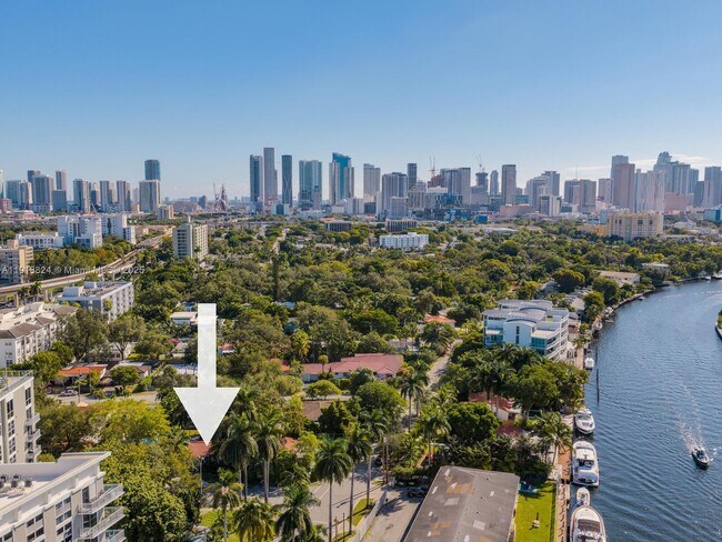 Building Photo - 1009 NW 11th Ct