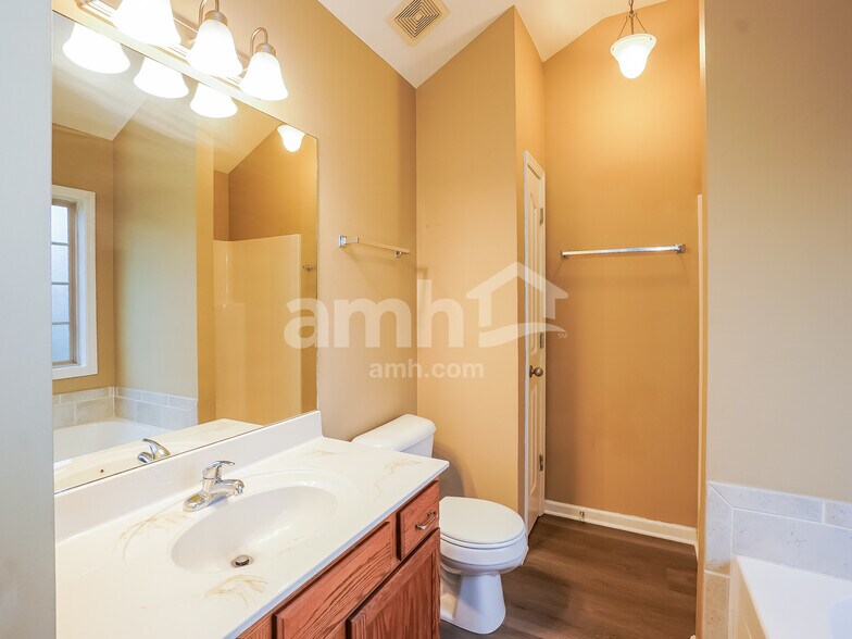 Building Photo - 720 Arrowfield Dr