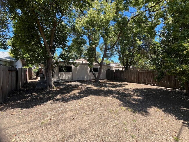 Building Photo - Cowell 4808-4810