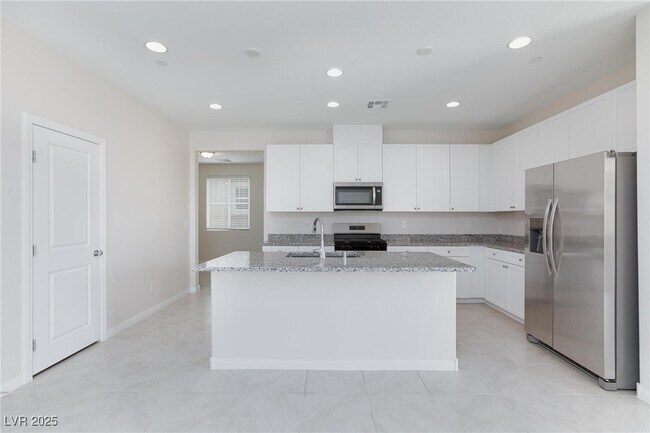Building Photo - 819 Cottonwood Hl Pl