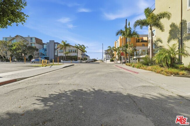 Building Photo - 6400 Pacific Ave