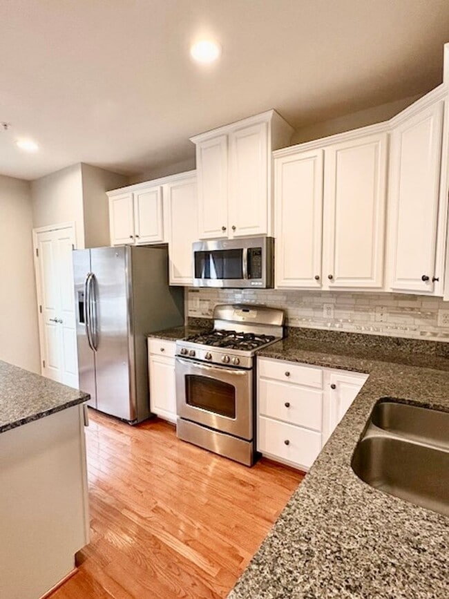 Building Photo - 3542 Spring Street S