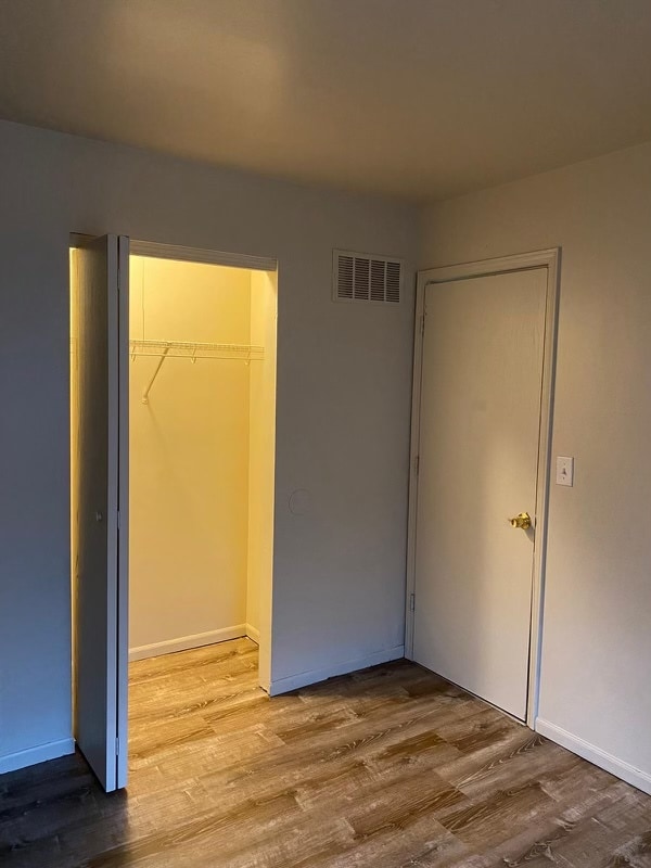 Building Photo - 613 Palisades Dr