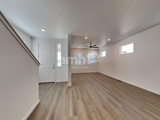 Building Photo - 26141 E Calhoun Pl