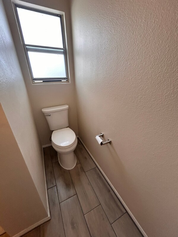 Building Photo - 7300 W Pirates Cove Rd