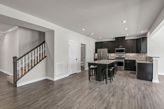Building Photo - 217 Golden Fluke Dr