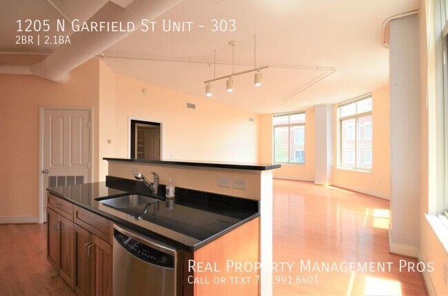 Building Photo - 1205 N Garfield St