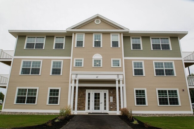 Building Photo - Fox Ridge Crossing 3