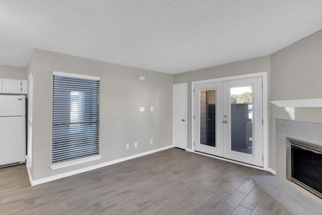 Building Photo - 2309 Balsam Dr