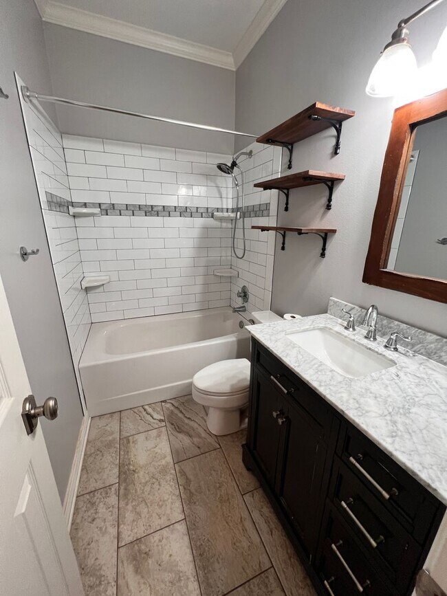 Building Photo - Gorgeous home in Greenacres -North Bossier... Close to Barksdale Air Force Base