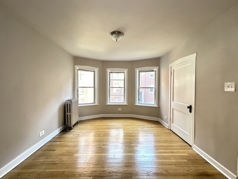 Building Photo - 4031 W Melrose St