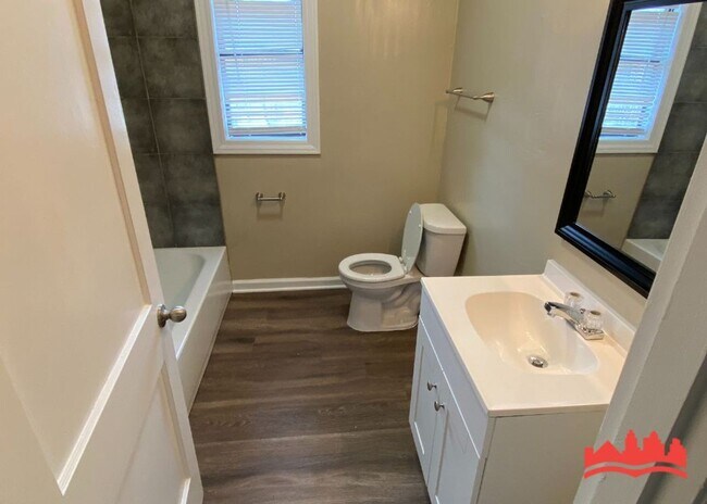 Building Photo - 7815 Armour Rd