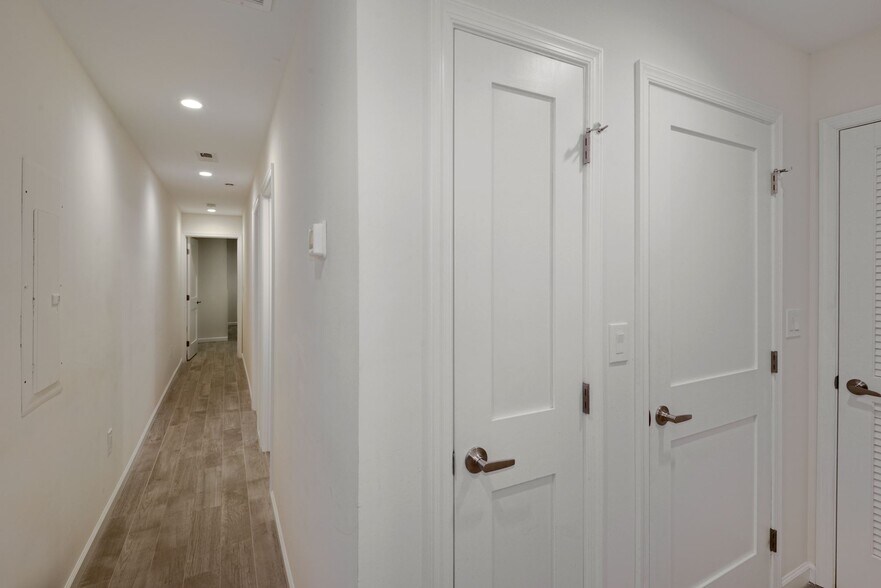 Coat Closet! - 1892 Ontario Pl NW