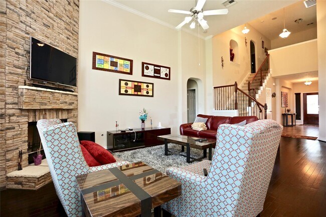 Building Photo - 26715 Richwood Oaks Dr