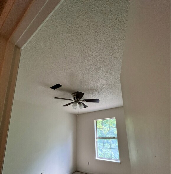 Building Photo - 1338 Bellshire Terrace Dr