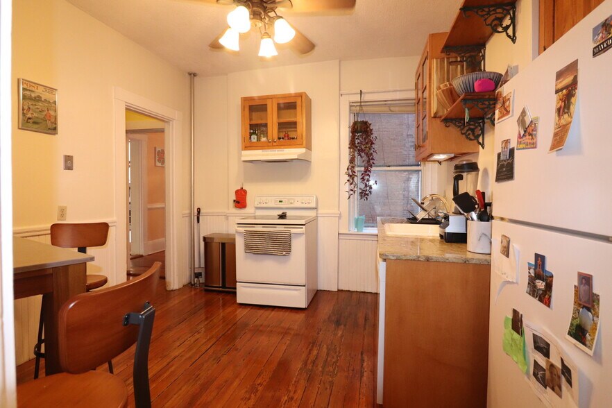 Building Photo - 551 Brookline Ave