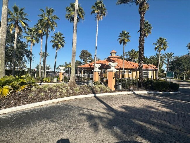 Building Photo - 5463 Vineland Rd