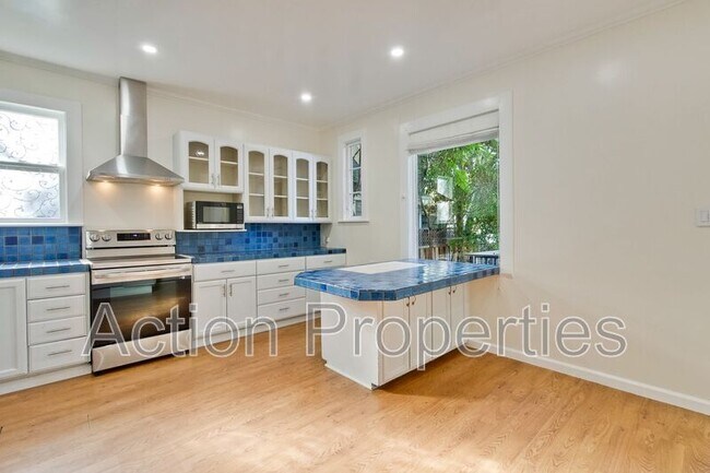 Building Photo - 315 Melville Ave