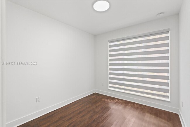 Building Photo - 6432 NW 104th Ct