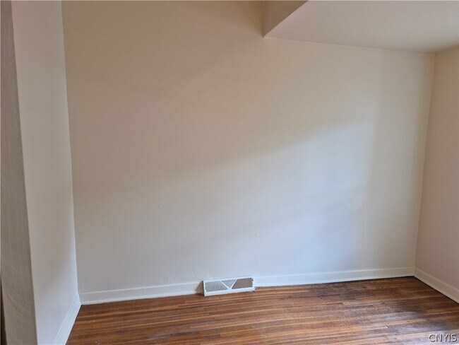 Building Photo - 406 Laforte Ave