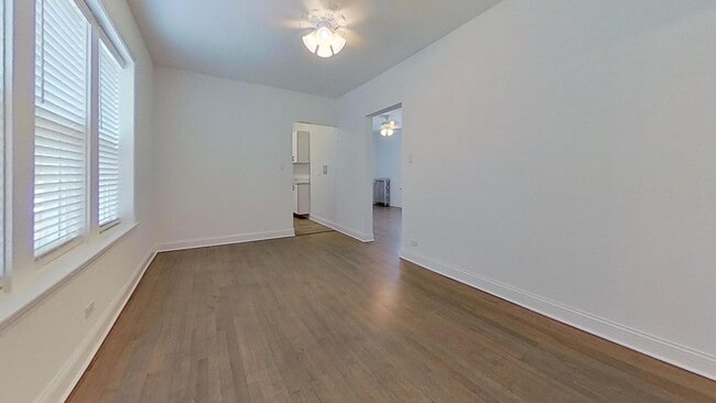 Building Photo - 4829 W Addison St