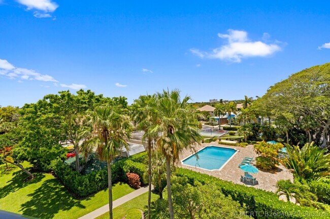 Building Photo - 27 Royal Palm Way