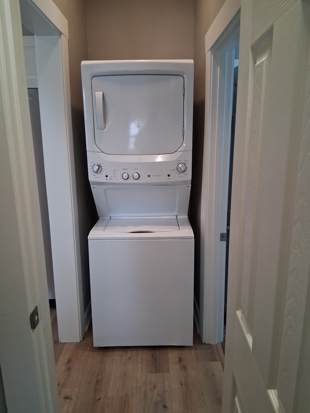Laundry included - 1714 E Walnut St