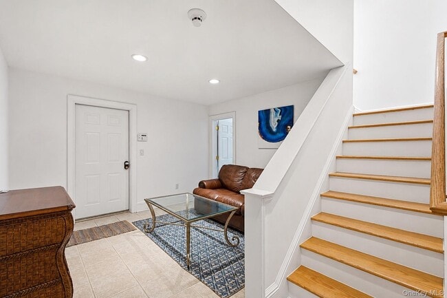 Building Photo - 17 Oceanview Dr