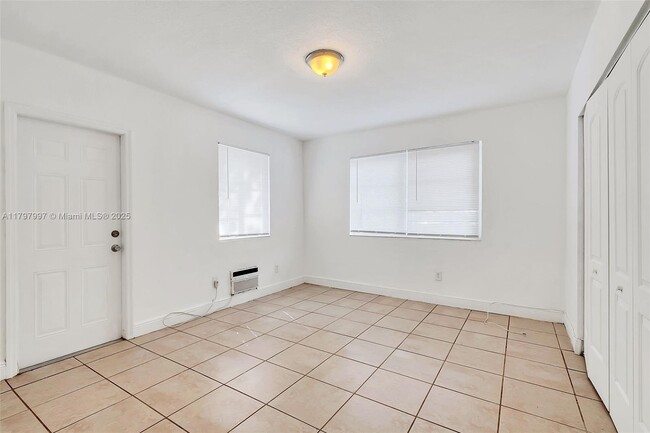 Building Photo - 6921 Rue Vendome