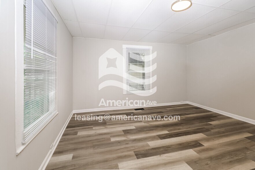 Building Photo - 306 Sycamore St