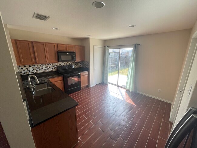 Building Photo - 220 Chalk Mountain Dr