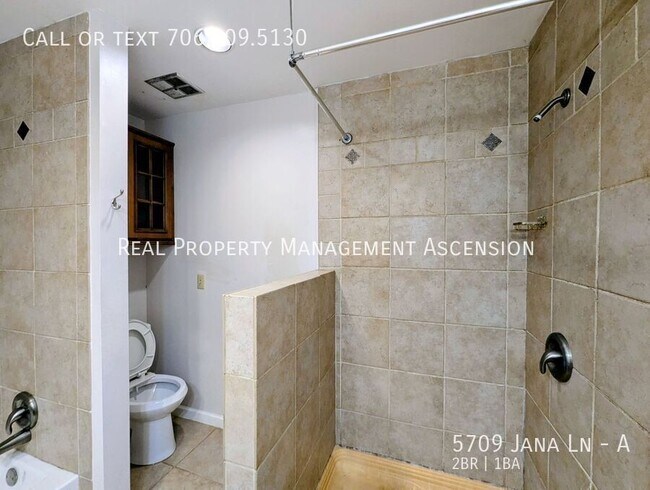 Building Photo - 5709 Jana Ln