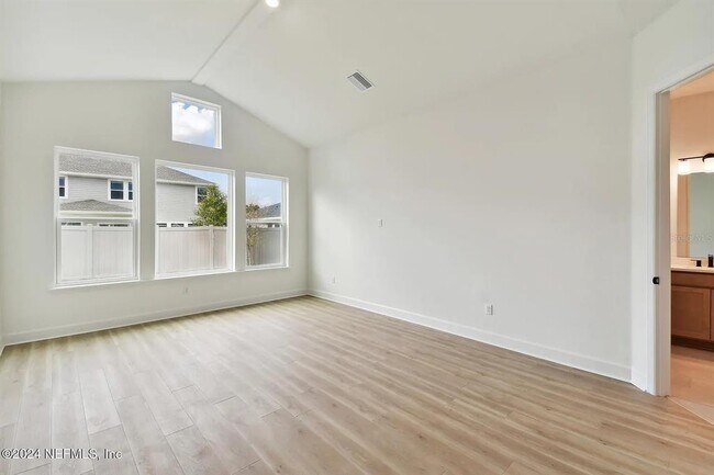 Building Photo - 90 Victory Ct
