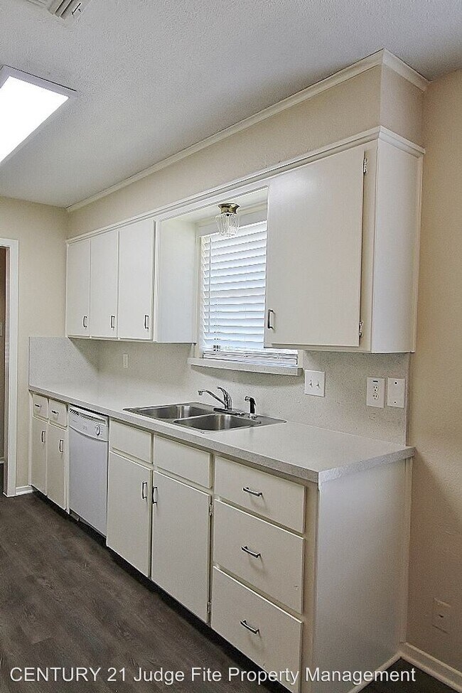 Building Photo - 2 br, 2 bath House - 1111 #A Lynn Street