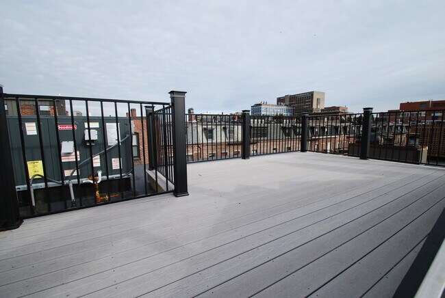 Building Photo - 10 E Springfield St