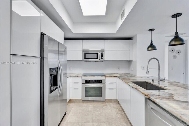 Building Photo - 2641 N Flamingo Rd