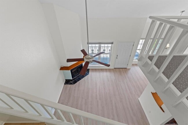 Building Photo - 1610 Waterston Ave
