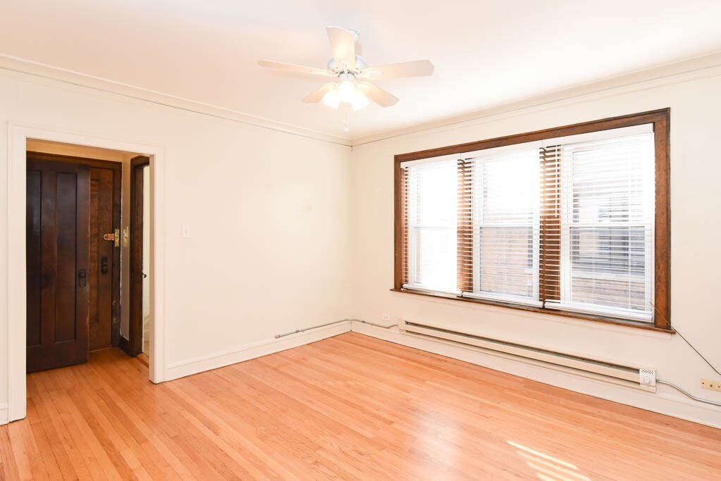 Building Photo - 1421 W Hutchinson St