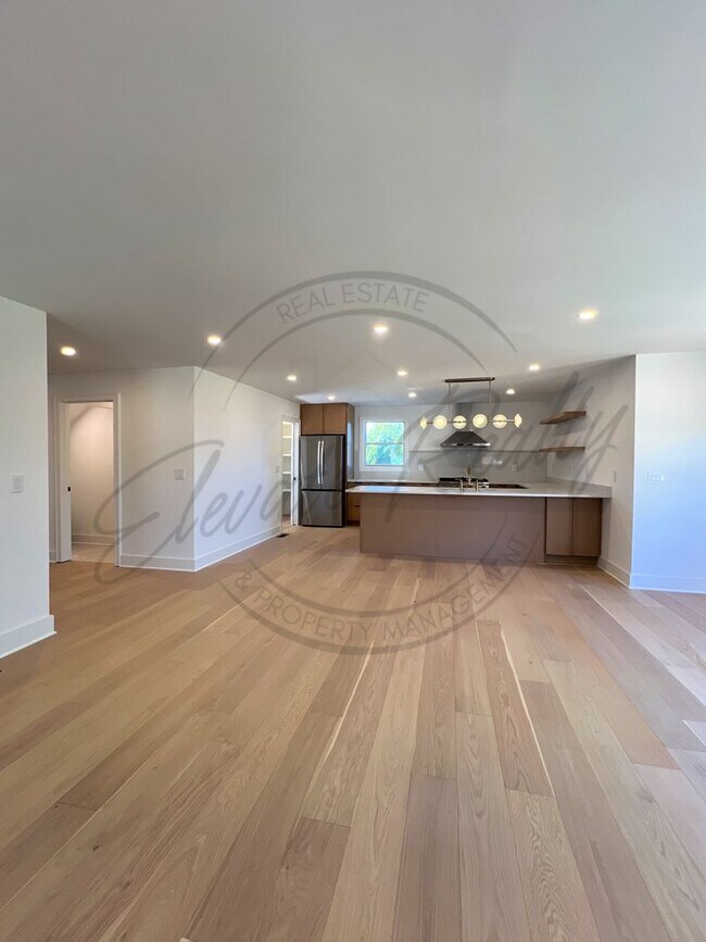 Building Photo - Modern Elegance in the Heart of Nashville ...